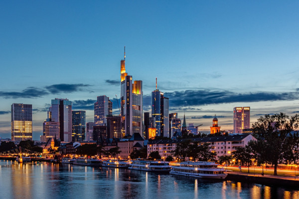 navi_frankfurt_skyline-4371513.jpg